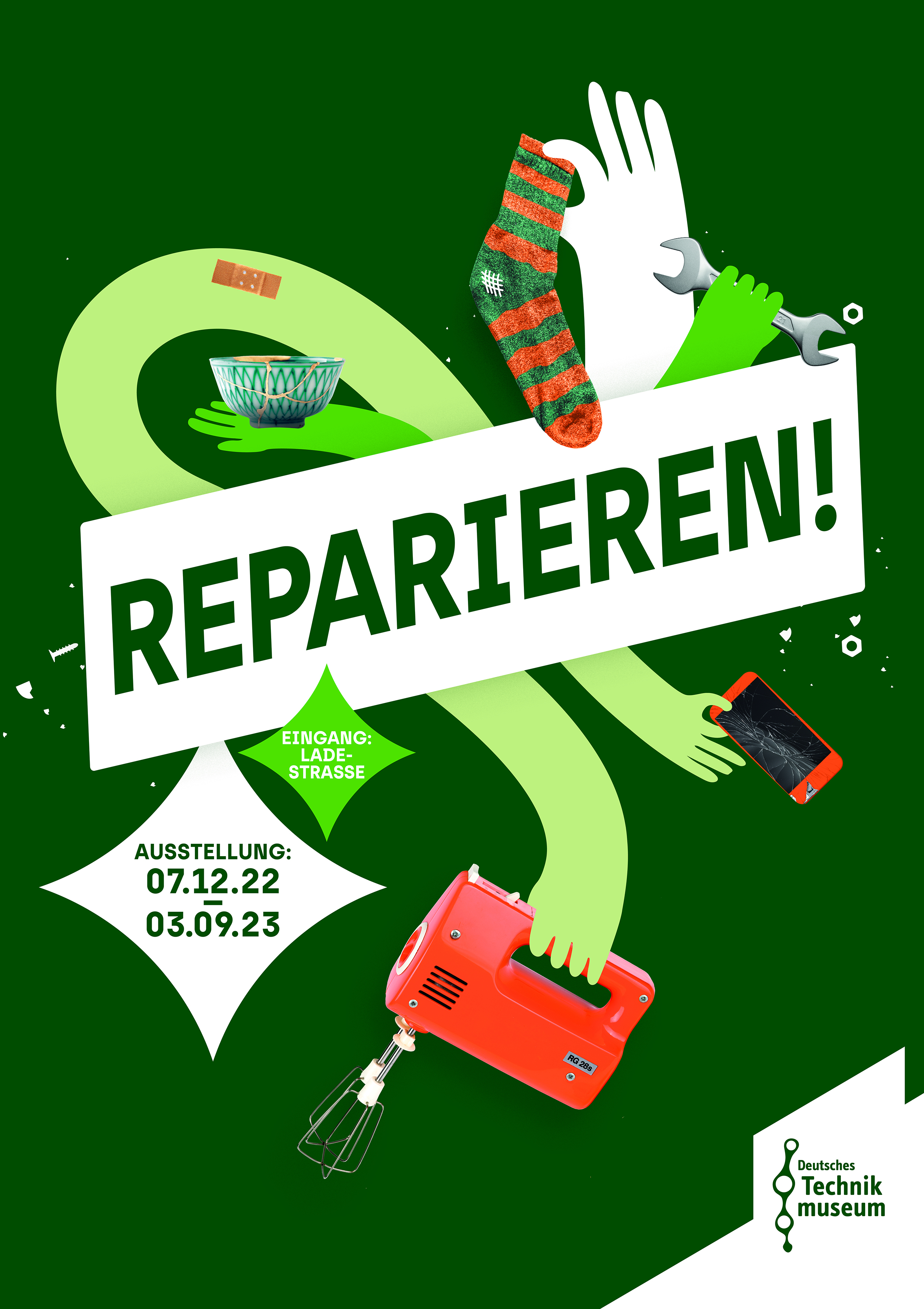 Auf grünem Hintergrund sind hellgrüne Ärmchen zu sehen, die Gegenstände in der Hand halten, wie ein kaputtes Handy, eine gestopfte Socke oder einen Mixer. Der Schriftzug "Reparieren!" ist groß zu lesen.